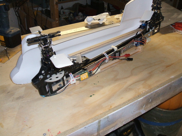 The upper support keel is screwed in place.